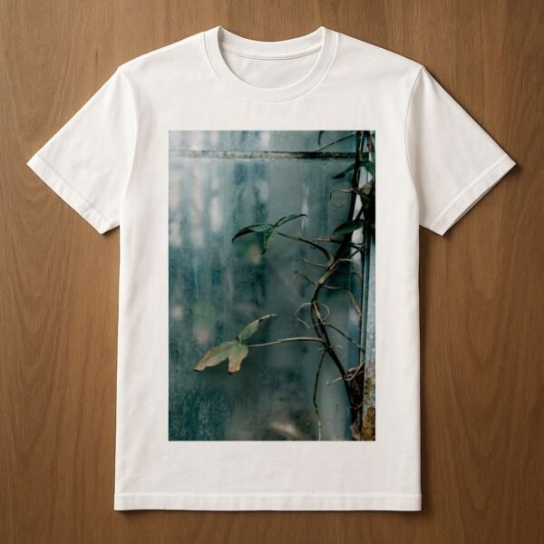 T-shirt with autumn leaves